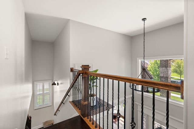 906 Theresa Drive, Crown Point, IN 46307