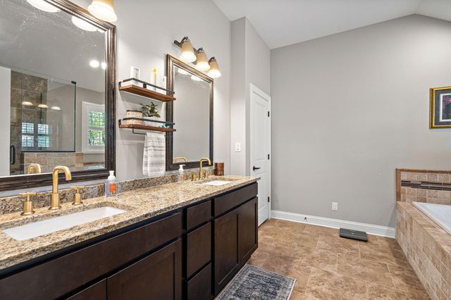 906 Theresa Drive, Crown Point, IN 46307