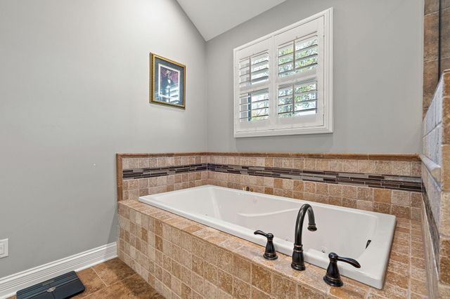 906 Theresa Drive, Crown Point, IN 46307