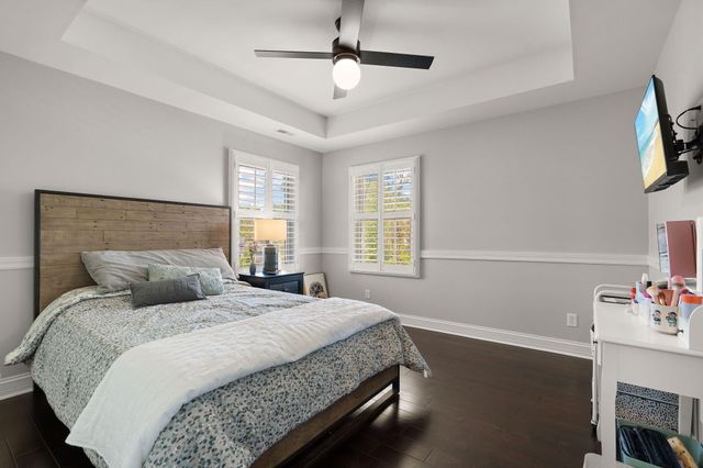 906 Theresa Drive, Crown Point, IN 46307