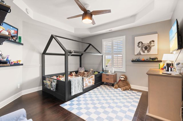 906 Theresa Drive, Crown Point, IN 46307
