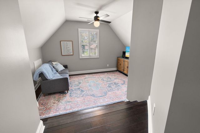 906 Theresa Drive, Crown Point, IN 46307