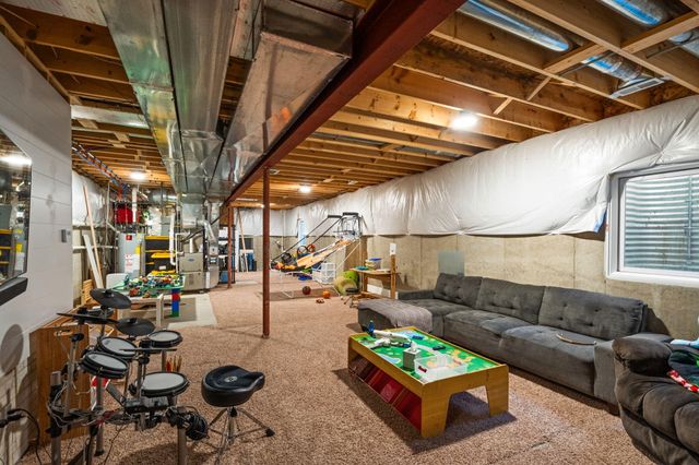 906 Theresa Drive, Crown Point, IN 46307