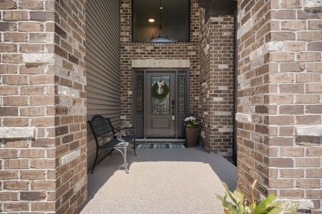 906 Theresa Drive, Crown Point, IN 46307