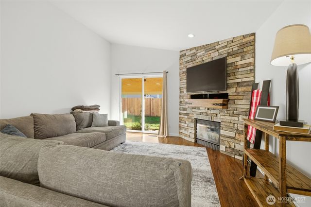 15129 Carter Loop SE, Yelm, WA 98597