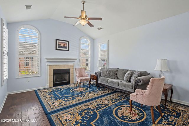 8759 Parkview Oaks Circle, Olive Branch, MS 38654