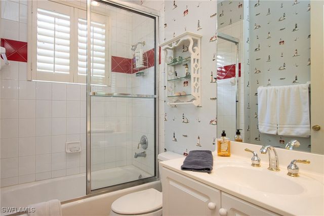 476 1st AVE N, Naples, FL 34102