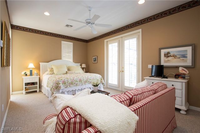 476 1st AVE N, Naples, FL 34102