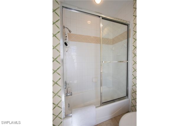 476 1st AVE N, Naples, FL 34102