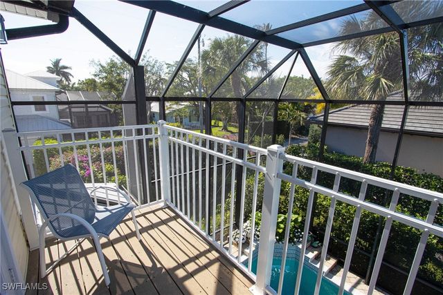 476 1st AVE N, Naples, FL 34102