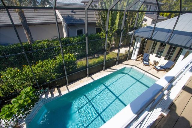 476 1st AVE N, Naples, FL 34102