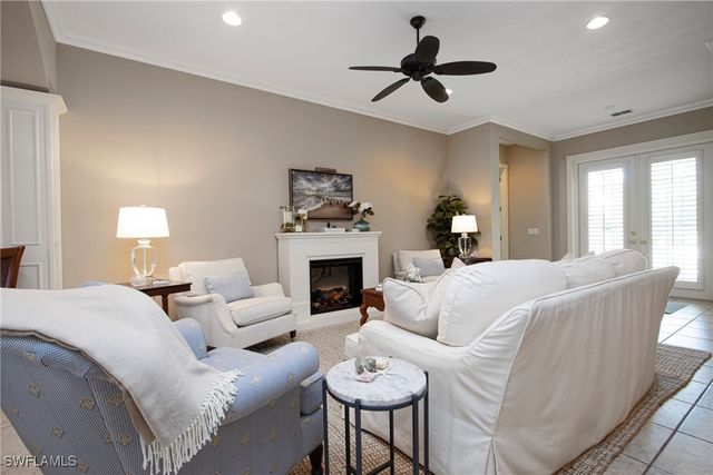 476 1st AVE N, Naples, FL 34102