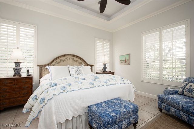 476 1st AVE N, Naples, FL 34102