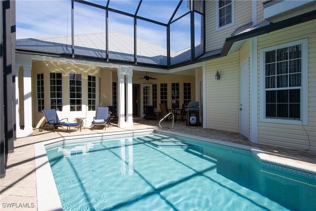 476 1st AVE N, Naples, FL 34102