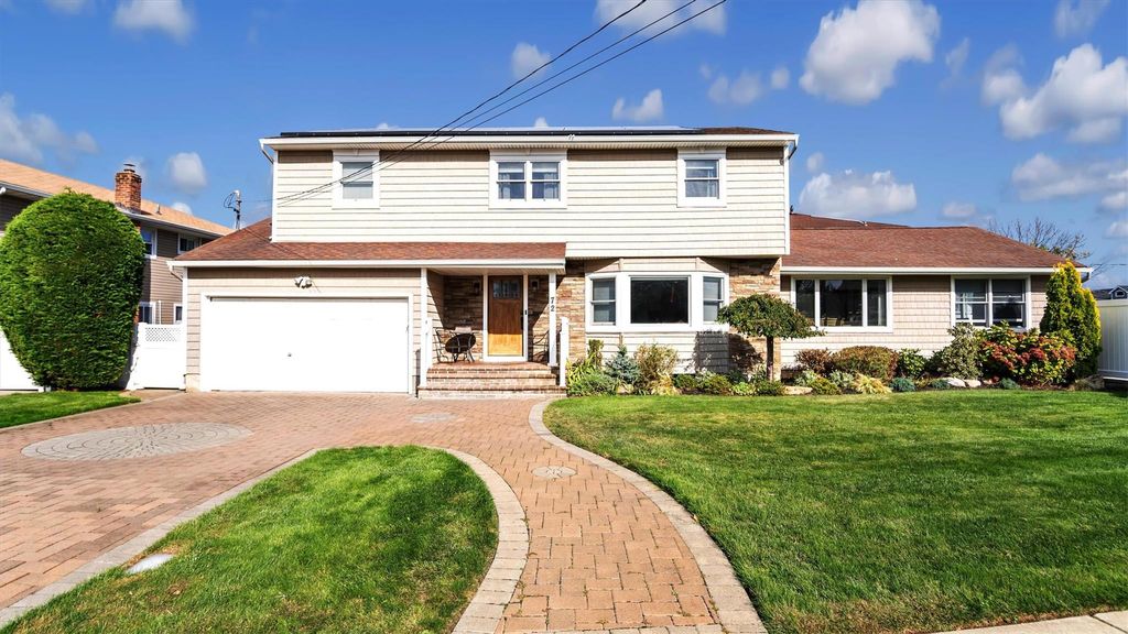 72 Tidewater Avenue, Massapequa, NY 11758
