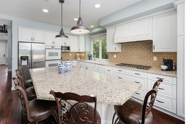 28855 Cedar Ridge Court, Saugus, CA 91390