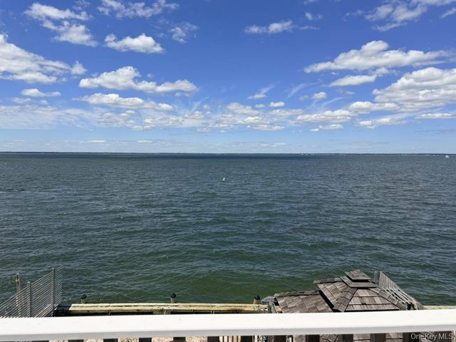 118 Bayview Walk, Cherry Grove, NY 11782