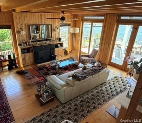 118 Bayview Walk, Cherry Grove, NY 11782