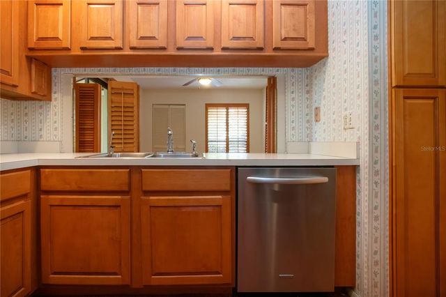 4812 KESTRAL PARK CIRCLE 20, Sarasota, FL 34231