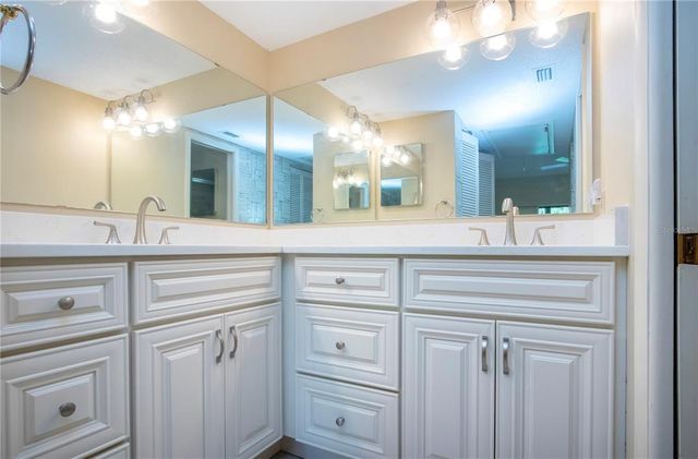4812 KESTRAL PARK CIRCLE 20, Sarasota, FL 34231