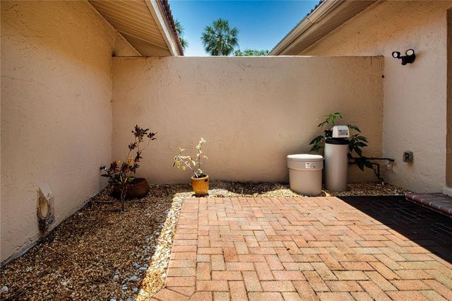 4812 KESTRAL PARK CIRCLE 20, Sarasota, FL 34231