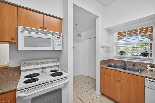 950 Hancock Creek South BLVD 124, Cape Coral, FL 33909