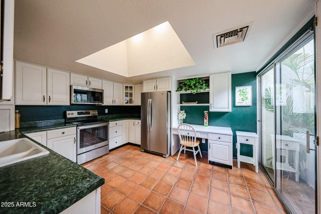 6711 N 16TH Place, Phoenix, AZ 85016