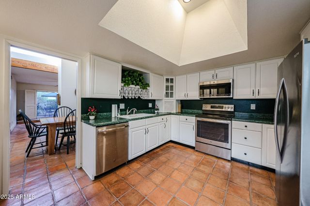 6711 N 16TH Place, Phoenix, AZ 85016