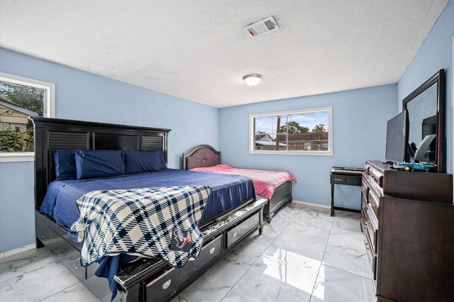 17006 Hall Shepperd Road, Houston, TX 77049