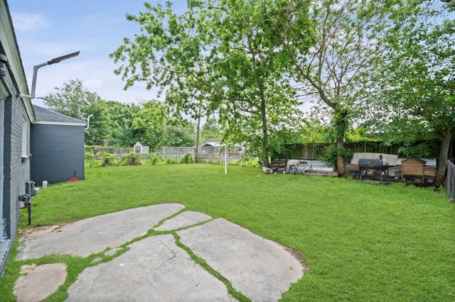 17006 Hall Shepperd Road, Houston, TX 77049