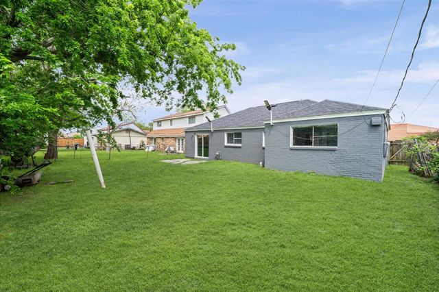 17006 Hall Shepperd Road, Houston, TX 77049