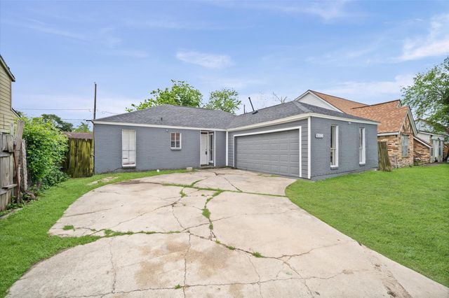 17006 Hall Shepperd Road, Houston, TX 77049