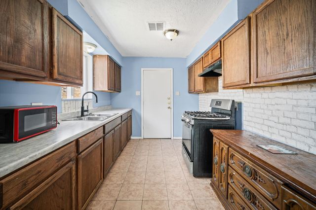 17006 Hall Shepperd Road, Houston, TX 77049