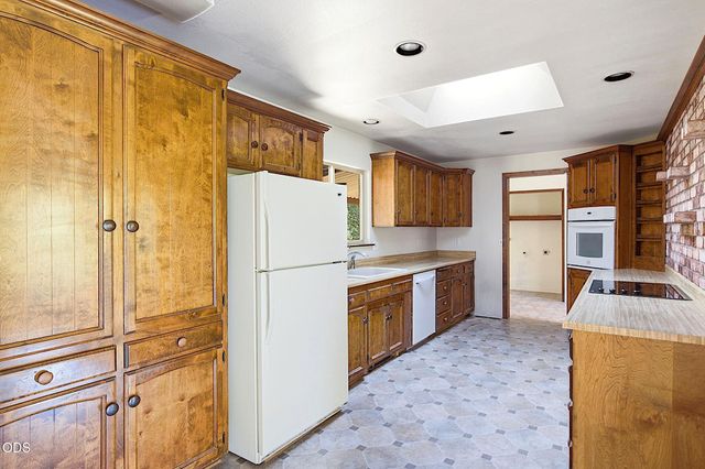 4433 Rogue River Highway, Grants Pass, OR 97527
