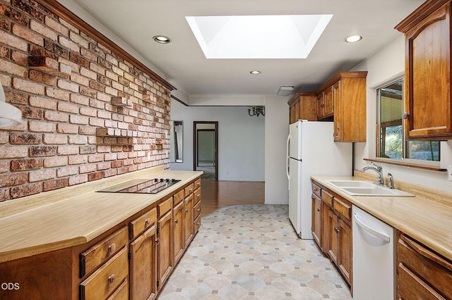 4433 Rogue River Highway, Grants Pass, OR 97527