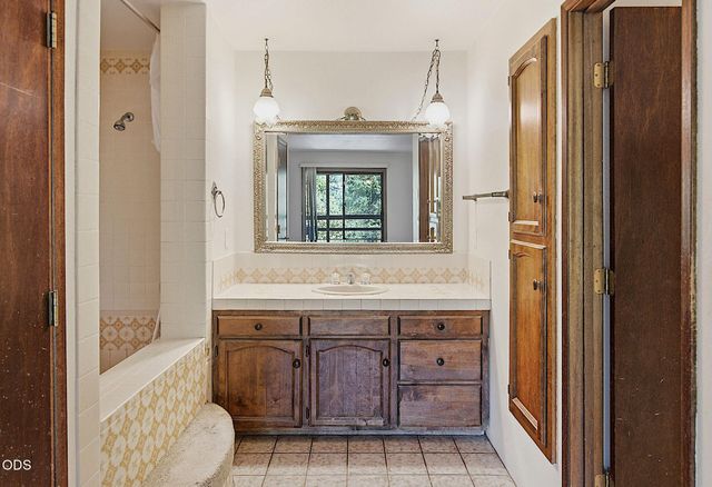 4433 Rogue River Highway, Grants Pass, OR 97527