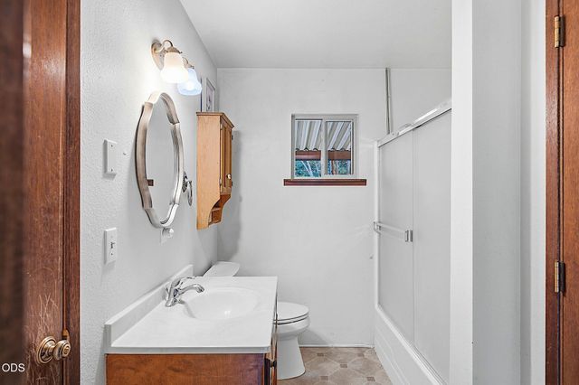 4433 Rogue River Highway, Grants Pass, OR 97527