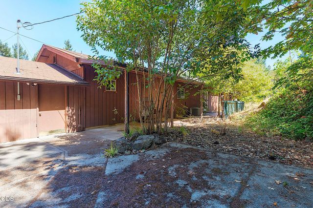 4433 Rogue River Highway, Grants Pass, OR 97527