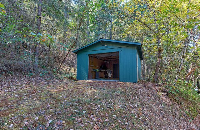 4433 Rogue River Highway, Grants Pass, OR 97527