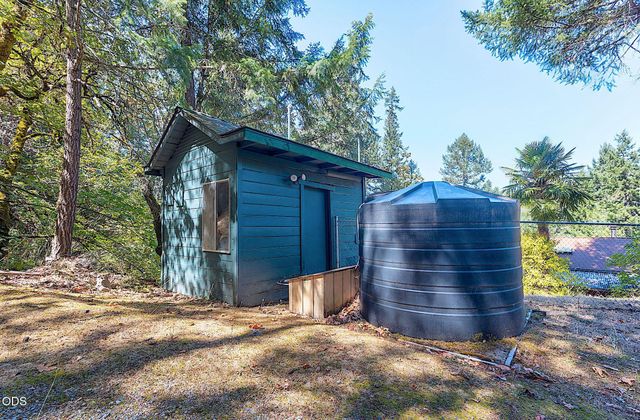 4433 Rogue River Highway, Grants Pass, OR 97527