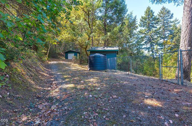 4433 Rogue River Highway, Grants Pass, OR 97527