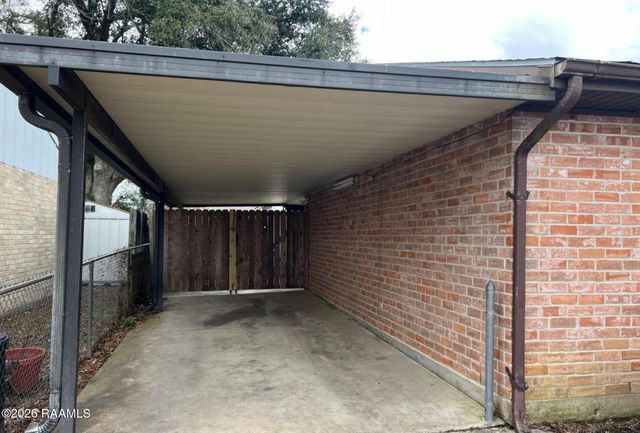 402 Thompson Drive, Lafayette, LA 70506