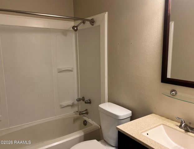 402 Thompson Drive, Lafayette, LA 70506