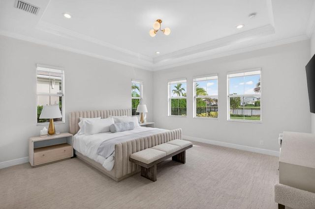 9249 Crestview Circle, Palm Beach Gardens, FL 33412