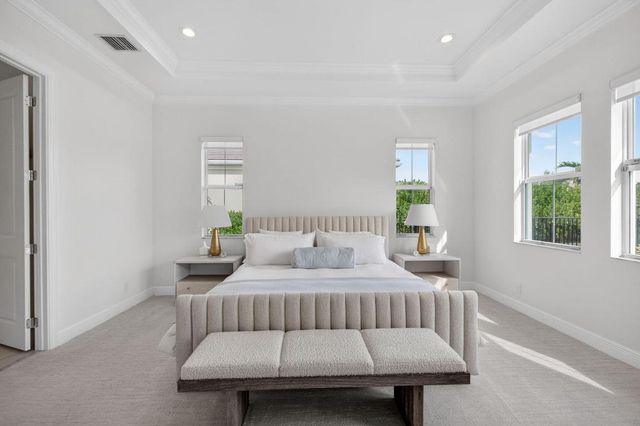 9249 Crestview Circle, Palm Beach Gardens, FL 33412