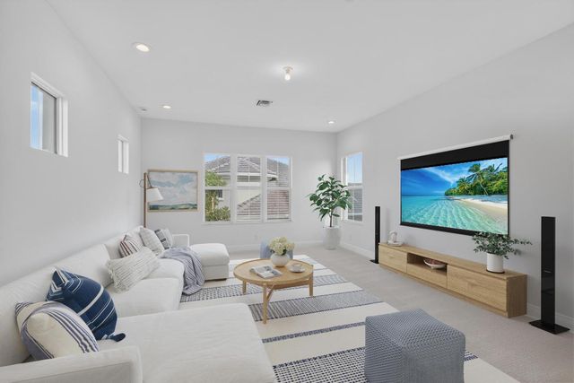 9249 Crestview Circle, Palm Beach Gardens, FL 33412