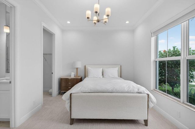 9249 Crestview Circle, Palm Beach Gardens, FL 33412