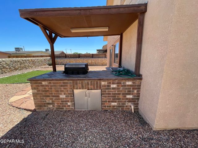 11892 MESQUITE MIEL Drive, El Paso, TX 79934