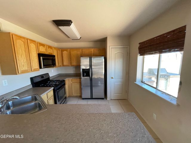 11892 MESQUITE MIEL Drive, El Paso, TX 79934