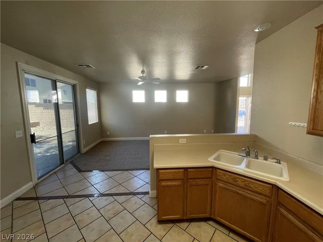 5947 SILVER TRACE Court, Henderson, NV 89011